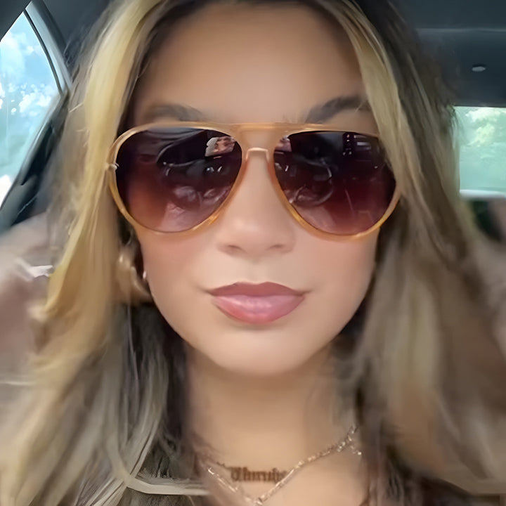 Dame moteriktig piloten solbrille med elegante metallakenter Skanto