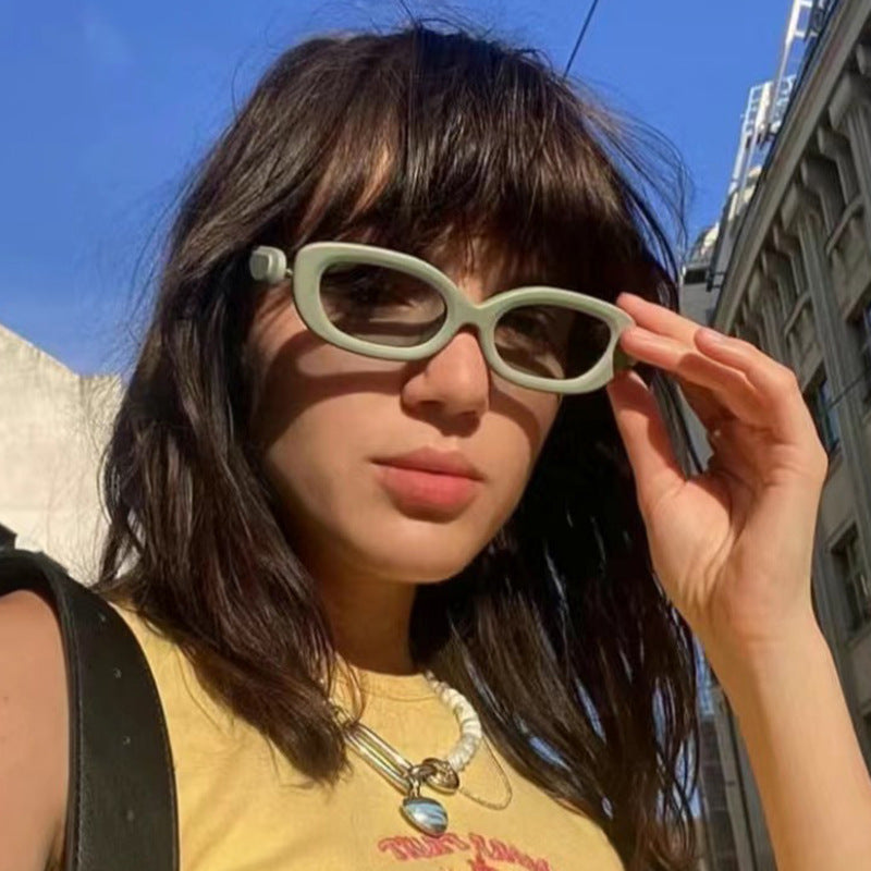 Dame Fashion solbriller i moderne retrostil Skanto
