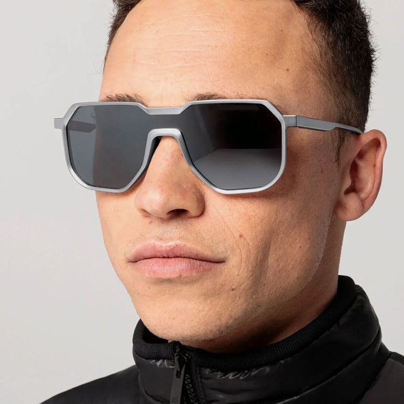 Dame ekstravagant geometrisk solbrille med beskyttende UV-filter Skanto