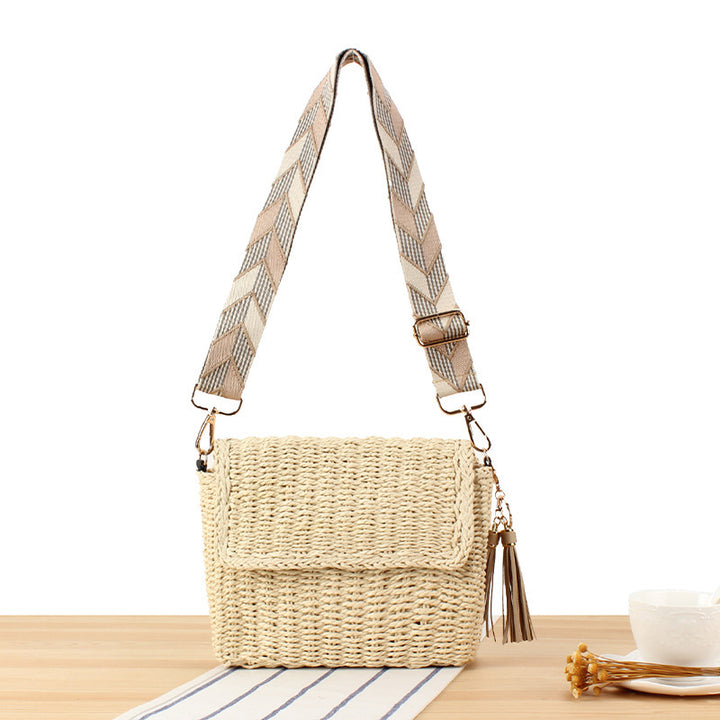 Shoulder bag made of hand-knotted natural material with decorative macrame Skanto