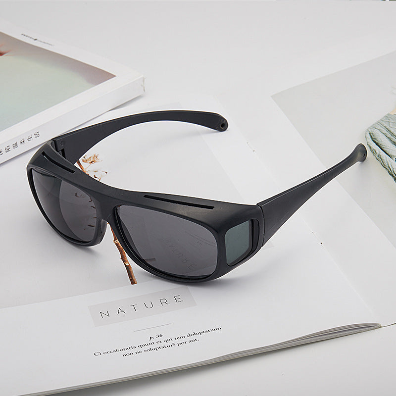 Dame sportslig solbrille med vindtett design Skanto