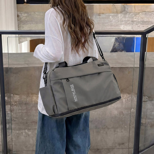 Reise- Og sportbag med vannavvisende materiale og mange lommer Skanto