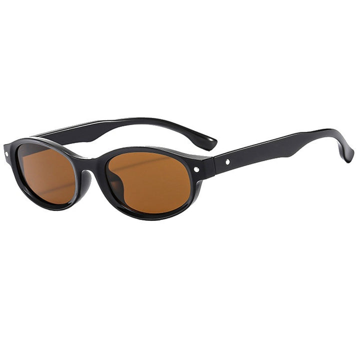 Dame moteriktig solbrille med elegant ramme Skanto