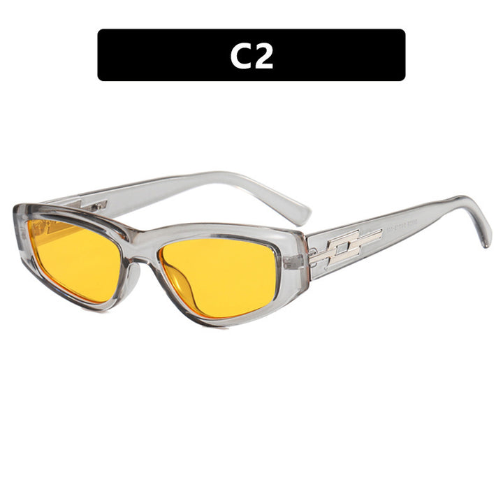 Dame moteriktig solbrille i trendig kattøye-design Skanto