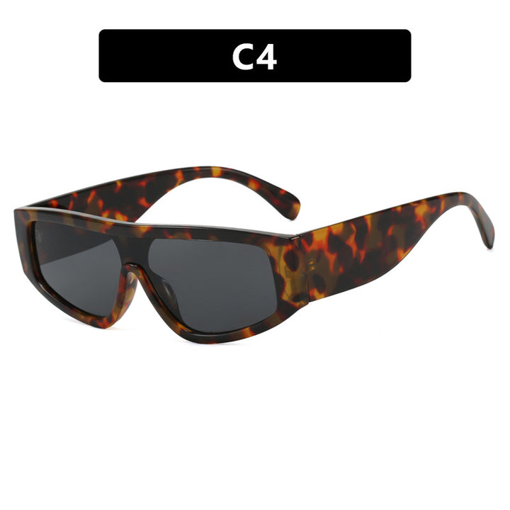Damen moteriktig sports solbrille med innovativt design og bred ramme Skanto