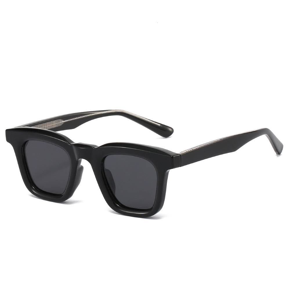 Dame Modisk solbrille i moderne firkantet design med høy UV-beskyttelse Skanto