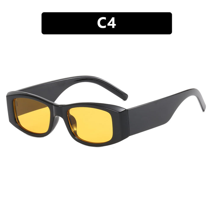 Dame moteriktig solbrille med stilfull ramme Skanto