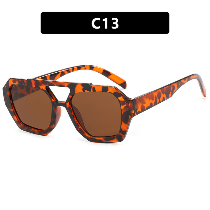 Dame geometrisk solbrille med luksuriøst design Skanto