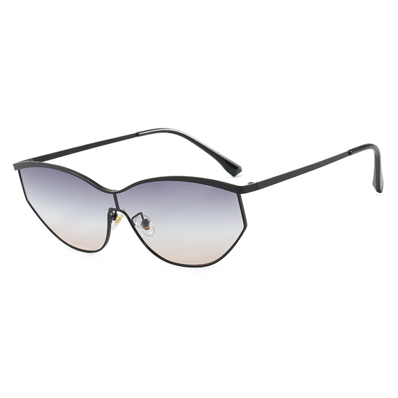 Dame Cat-Eye solbrille i moderne design med beskyttende UV-filter Skanto