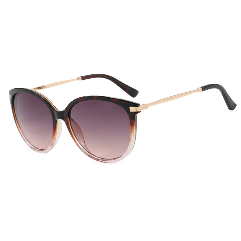 Dame solbriller i trendy Cat-Eye design med lett ramme og UV-beskyttelse Skanto