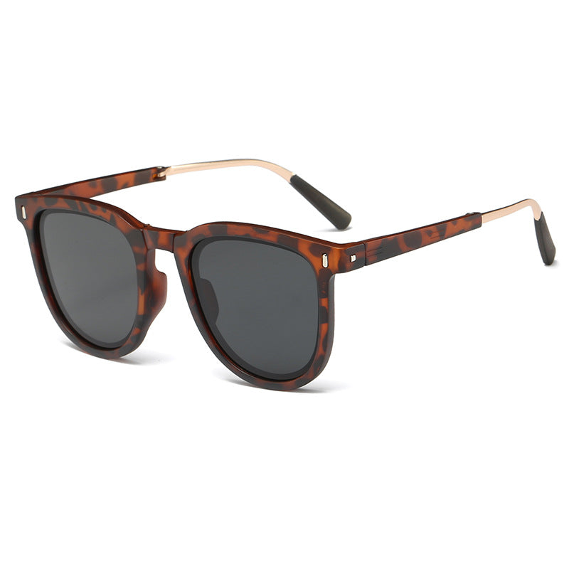 Dame mote solbrille med innovativt skilpaddemønster Skanto