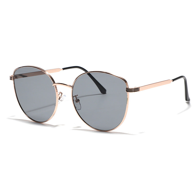 Dame geometrisk solbrille med smal metallramme Skanto
