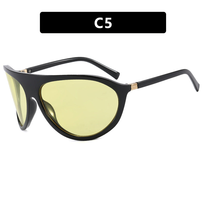 Damen Cat-Eye solbriller med unikt design og beskyttende UV-filter Skanto