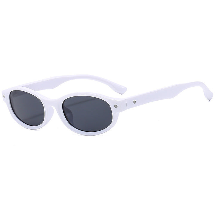 Dame moteriktig solbrille med elegant ramme Skanto
