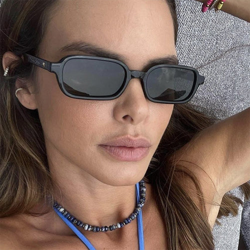 Dame moteriktig lesebrille i moderne kvadratisk design Skanto