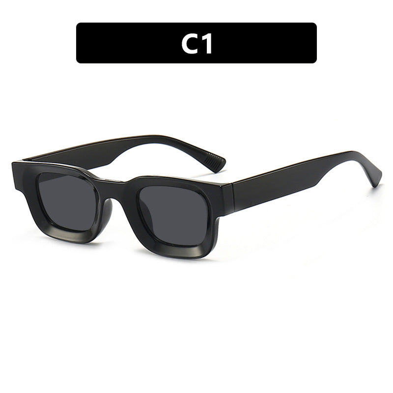 Dame moteriktig solbrille i elegant, kantet design Skanto