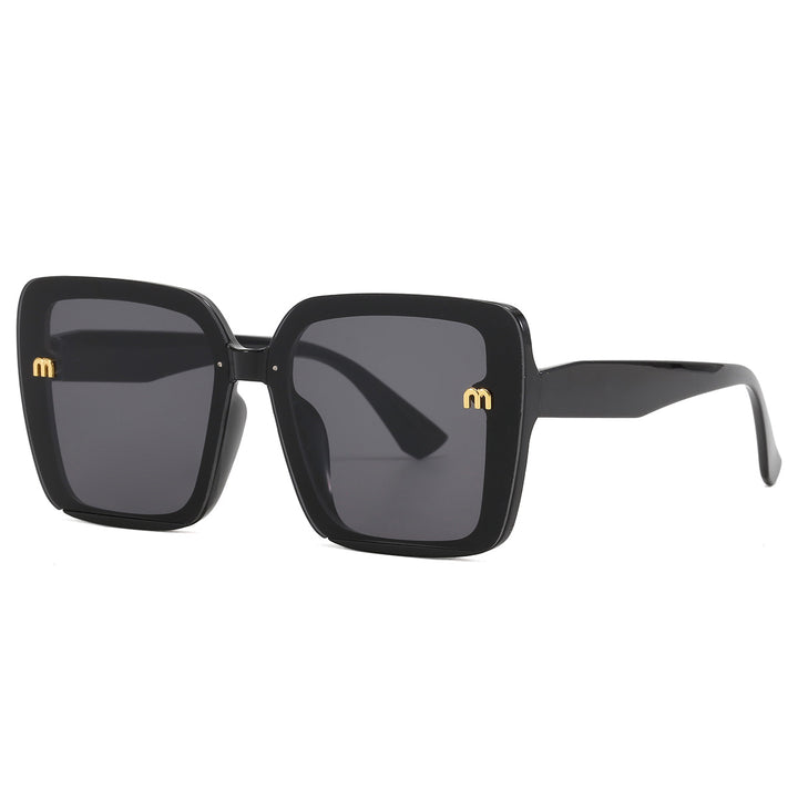 Dame kvadratisk solbrille med elegant ramme Skanto