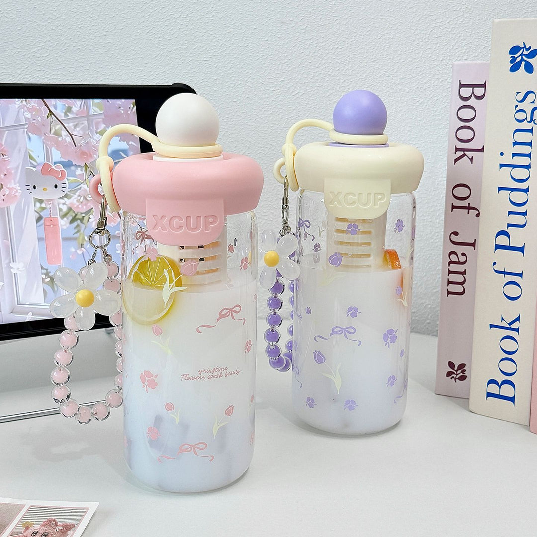 Dameflaske med integrert frukteinlegger og nøkkelring Skanto