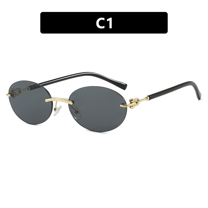 Dame oval solbrille med luksuriøs metallramme og speilbelagte glass Skanto