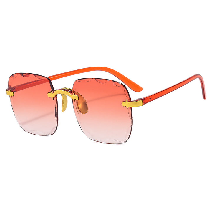 Dame oversized solbriller med unike designelementer Skanto