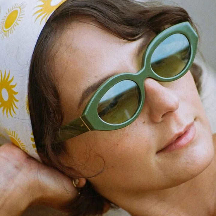 Dame kreativ solbrille i elegant retro-stil Skanto
