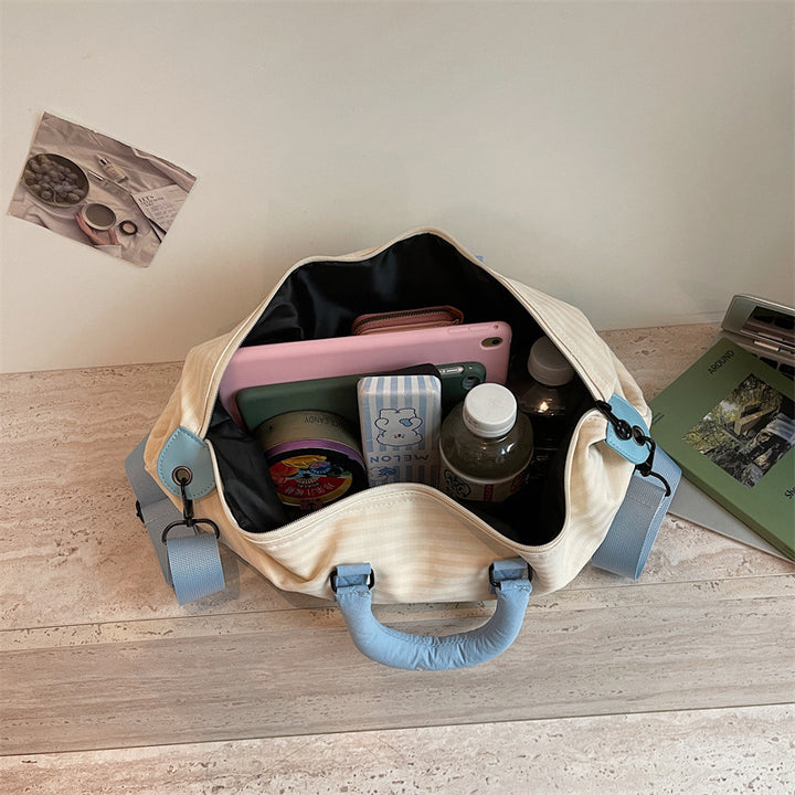 Moderne Reisetaske Med Ergonomisk Bæresnor Og Strukturert Innvendig Rom Skanto
