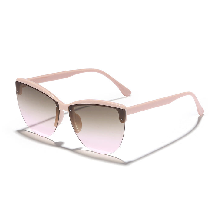 Dame moteriktig solbrille med høyverdig gradientdesign Skanto