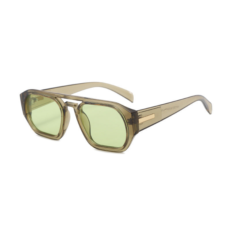 Dame moteriktig rektangulær brille med elegant metalled accent Skanto