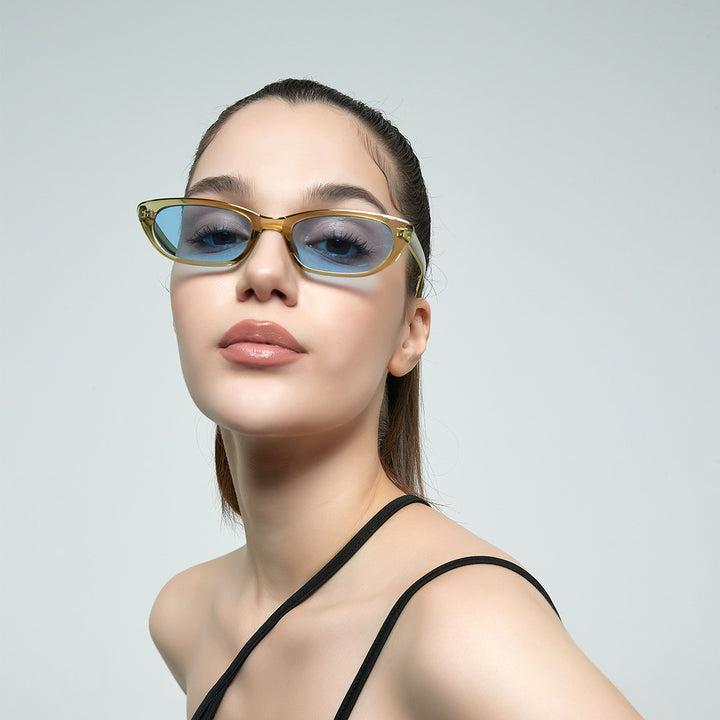 Dame moteriktig solbrille med unikt design og UV-beskyttelse Skanto