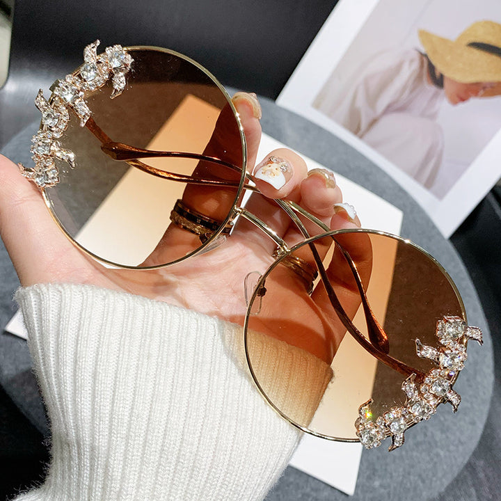 Dame Fashion-solbriller med eksklusiv design og glitrende accenter Skanto