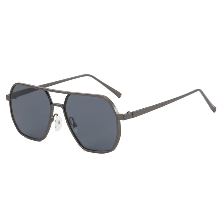 Dame trendy solbrille med moderne geometrisk ramme Skanto