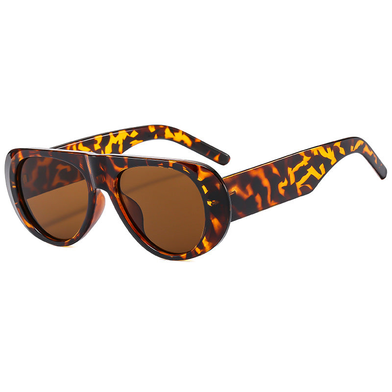 Dame eksepsjonell solbrille i trendy skilpaddesign Skanto