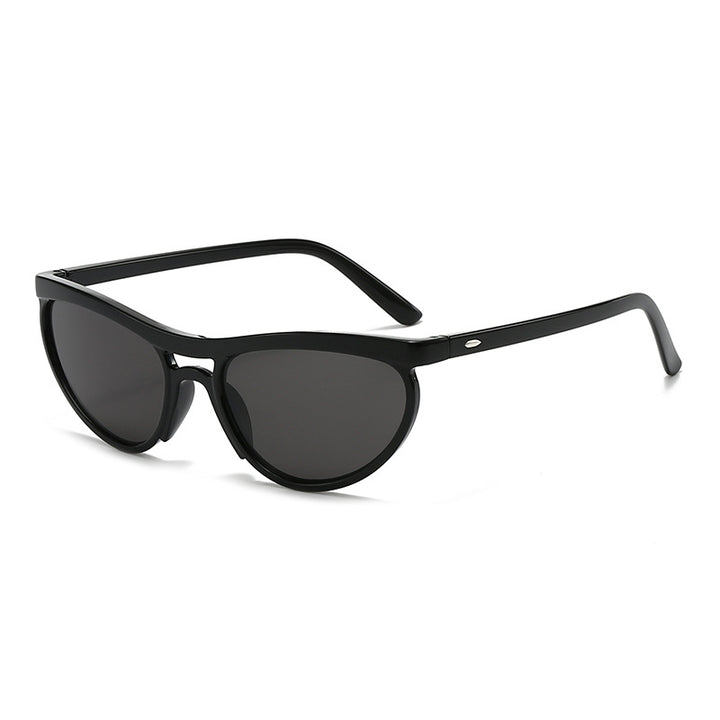 Dame moteriktig solbrille i moderne design Skanto
