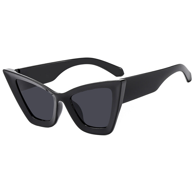 Dame trendy Cat-Eye solbriller med robust design og UV-beskyttelse Skanto