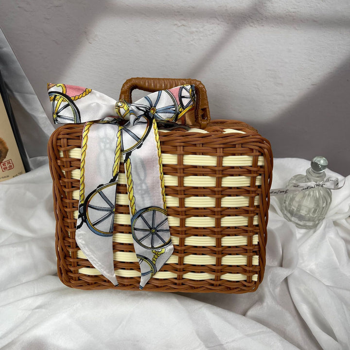 Dame flettet håndveske med dekorativ silkesnor Skanto