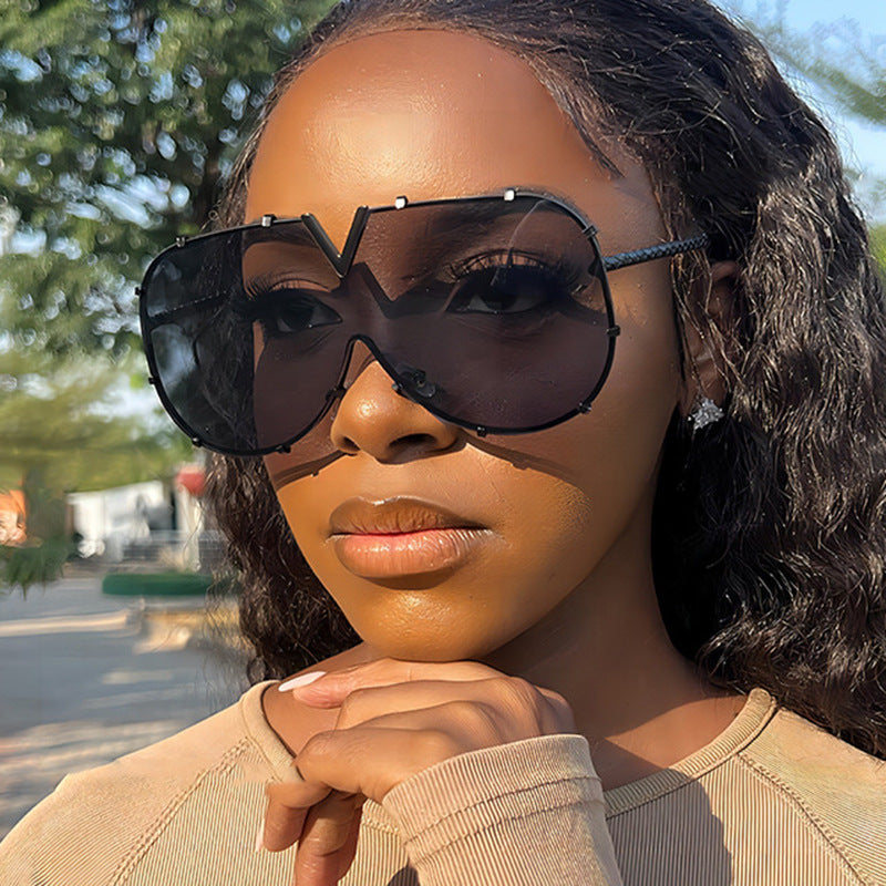Dame oversized vernebrille i futuristisk design Skanto