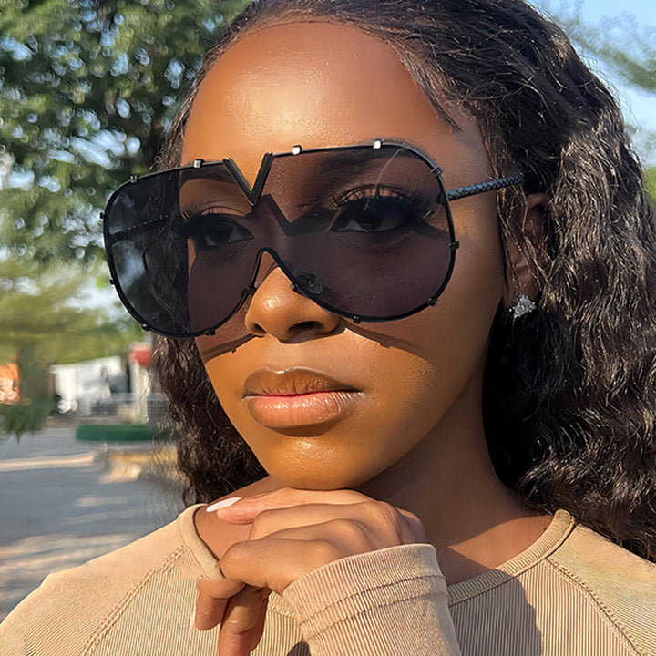 Dame oversized vernebrille i futuristisk design Skanto