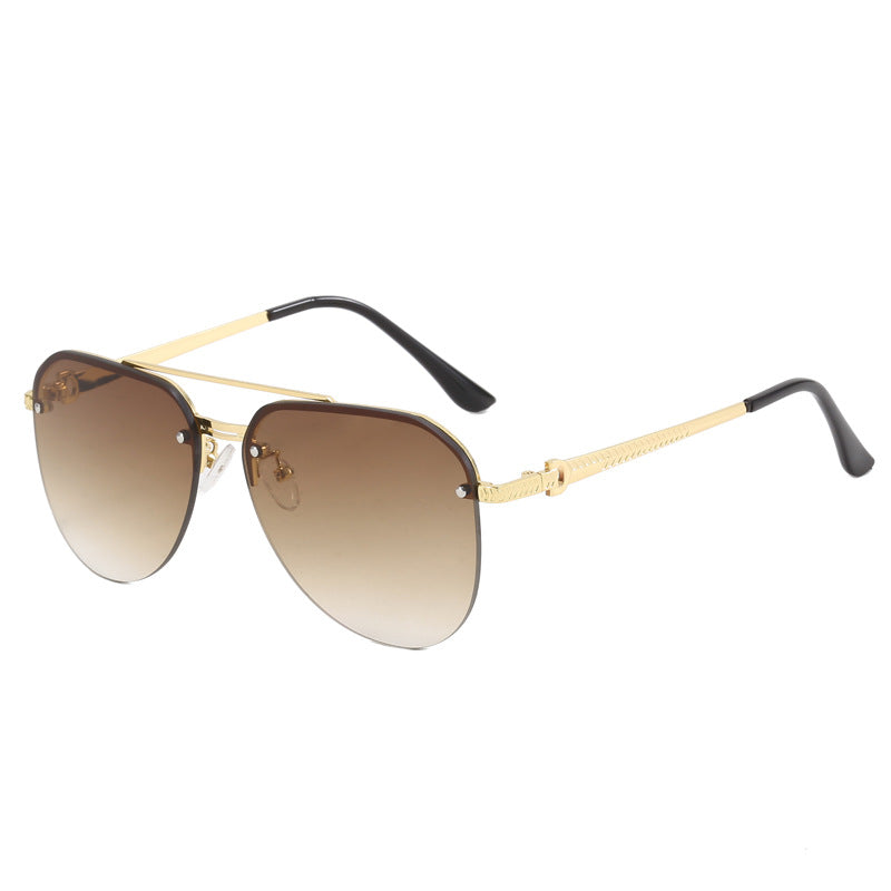 Damer elegant pilot solbrille med høy UV-beskyttelse og stilfull ramme Skanto