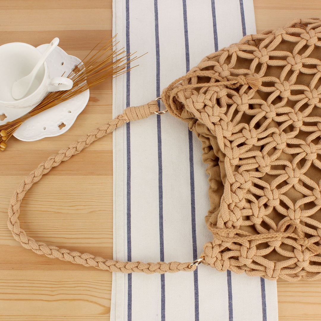 Handbag with artistic macrame design Skanto