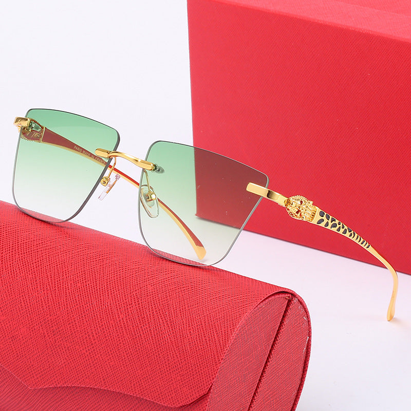Dame Geometrisk Solbrille med elegant gullfarget detalj Skanto