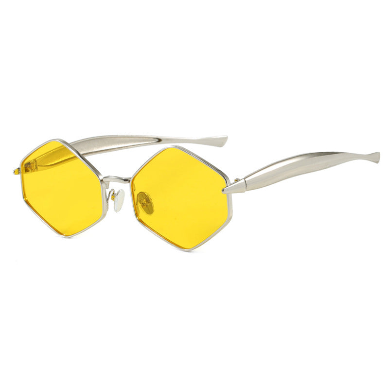 Dame hexagonal solbrille med elegant metallramme og UV-beskyttelse Skanto