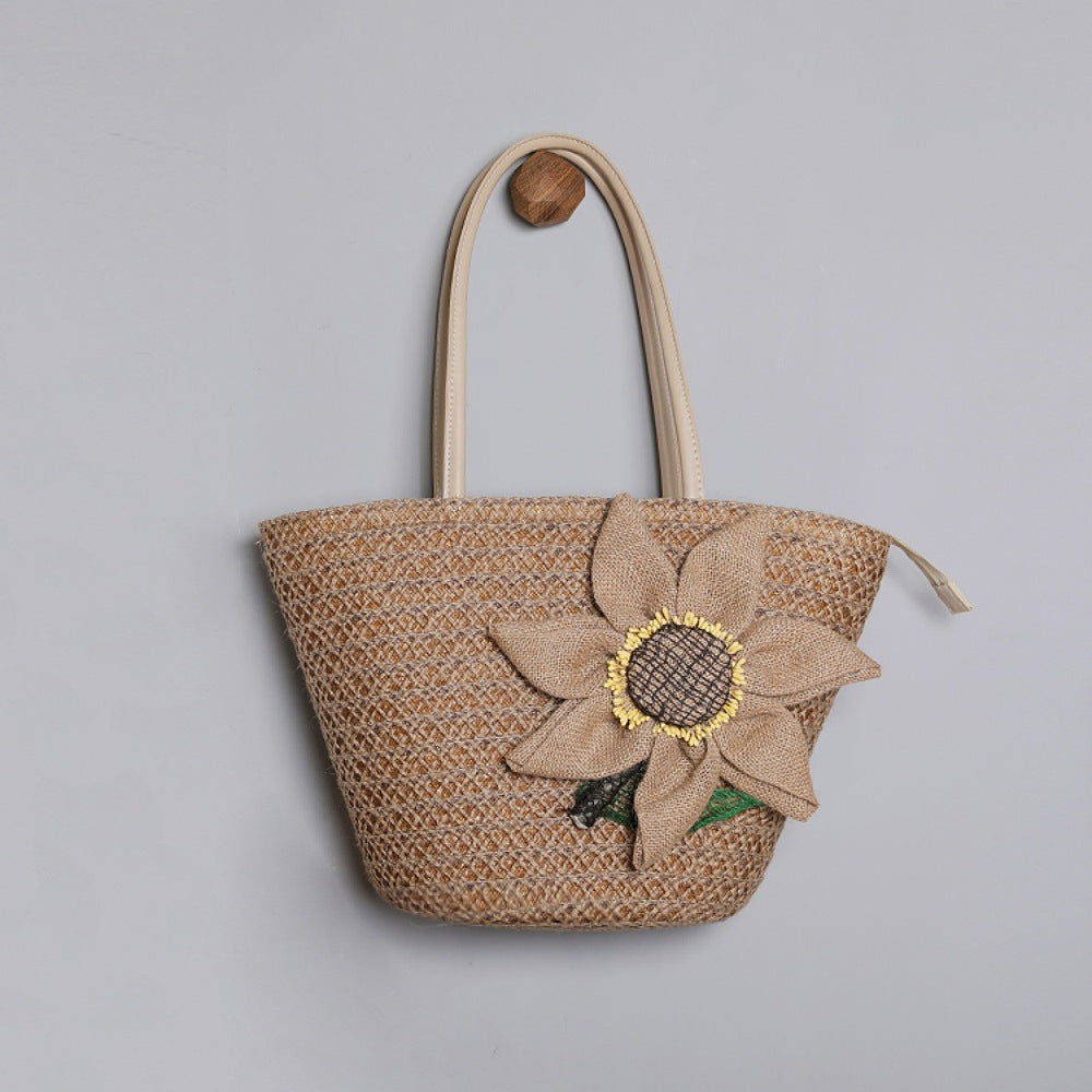 Strohtasche med romantisk blomsterdesign Skanto