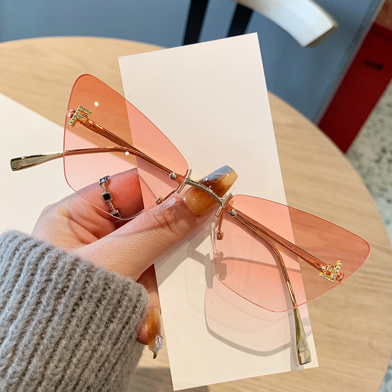 Damer Cat-Eye solbriller i moderne design med innovativ ramme Skanto