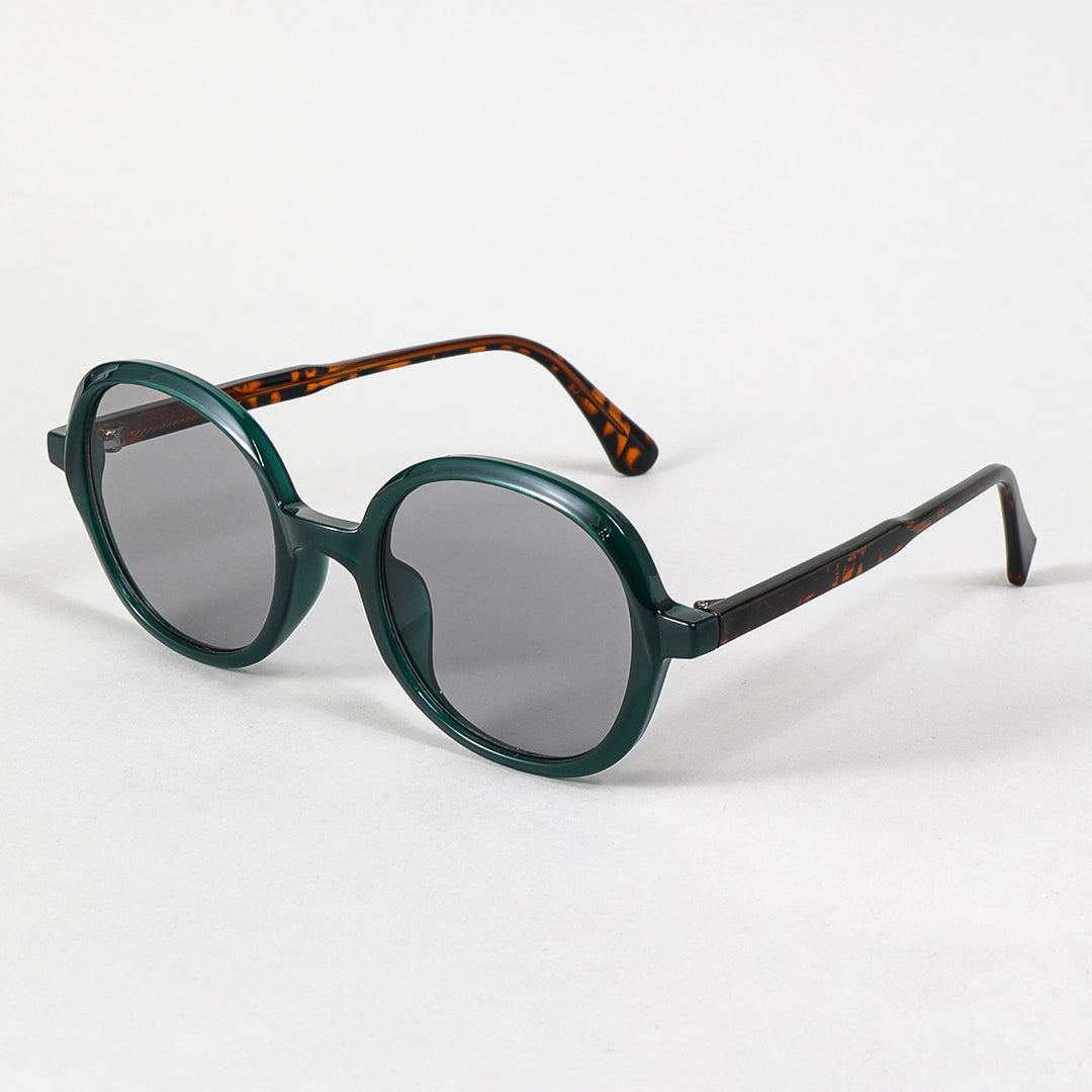 Dame moteriktig solbrille med robust og stilige rammer Skanto