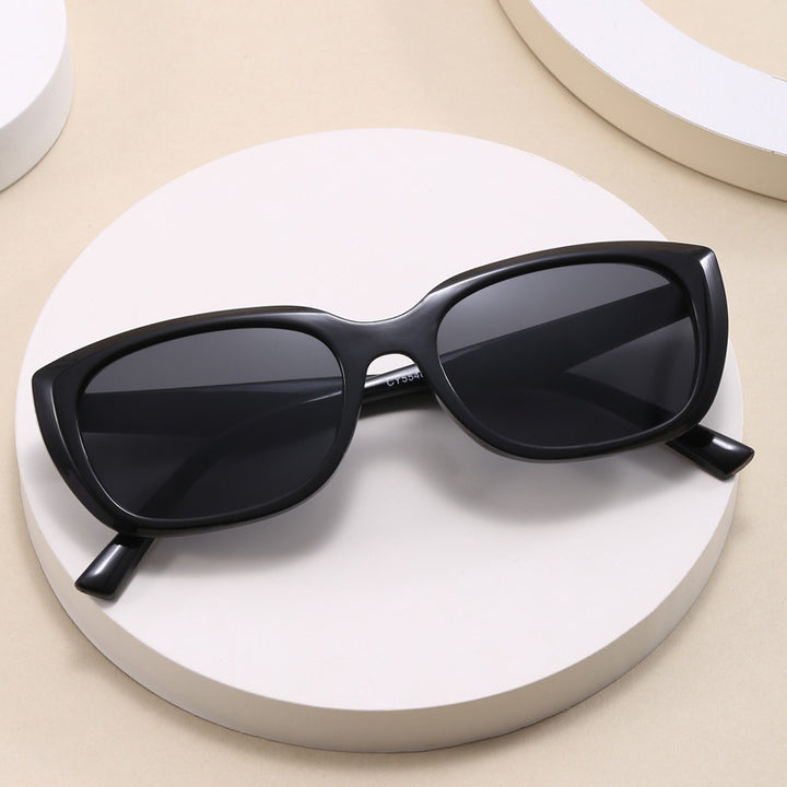 Dame trendy cat-eye solbriller i minimalistisk design skanto