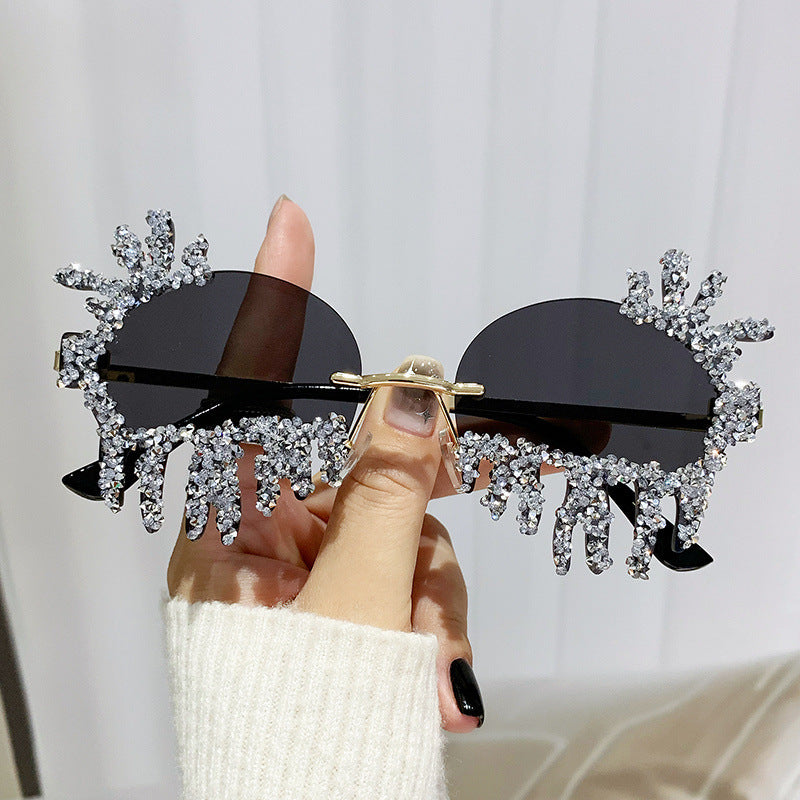 Dame Ekstravagant solbrille med glitrende strassdekorasjoner Skanto