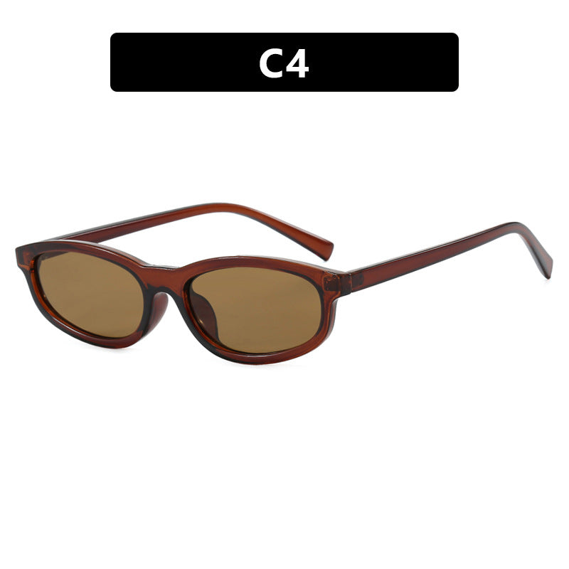 Dame moteriktig solbrille med elegant design Skanto