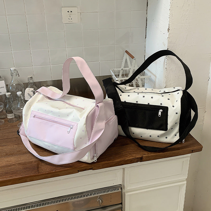 Sporty crossbody bag with practical storage pockets Skanto