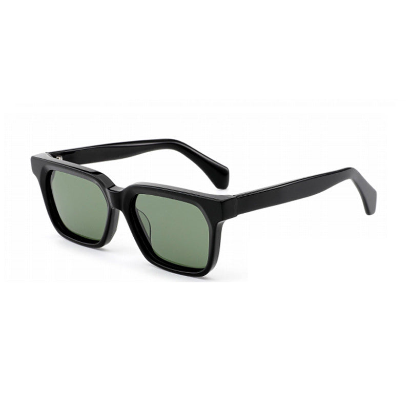 Dame moteriktig solbrille med slitesterk design og UV-beskyttelse Skanto