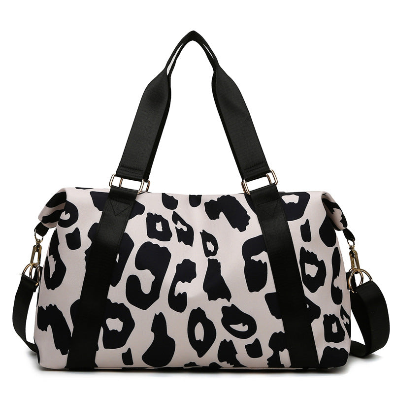 Sporty reisetaske med moderne leopardmønster Skanto